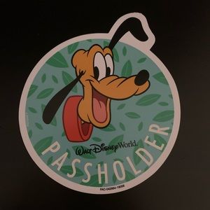 Pluto Passholder Magnet Disney